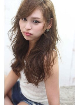 アトレ コウベ(Attrait KOBE) ラフウェーブ・耳かけ・ロング