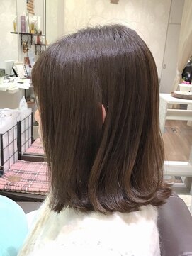 ロイヤルヘアー(ROYAL HAIR) マット系グレージュ×切りっぱなしボブ