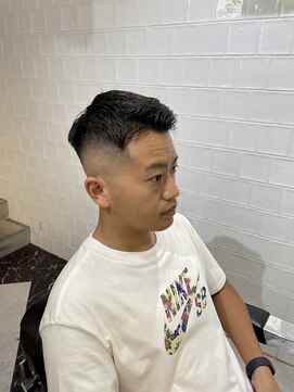 メリケンバーバーショップ フクオカ(MERICAN BARBERSHOP FUK) かき上げヘアショートレイアーくせ毛風パーマコンマヘア36