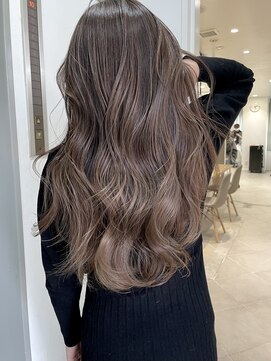 アイヴィ 表参道(IVY) レイヤーカット 顔まわりレイヤー ハイライト グレージュ 井坂