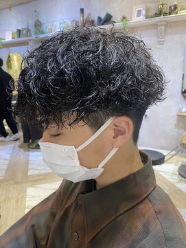 ロンドガルマン 名古屋(Lond GULLMAN) 【LondGULLMAN KAZU】スパイラルパーマ　MEN'SHAIR