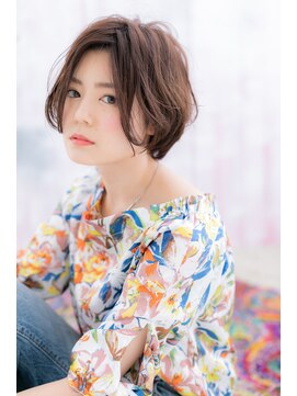 ミック 日暮里店(miq) センターパートショコラアッシュ前下がりふわふわボブショートb1