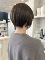 キャアリー(Caary)&nbsp;福山市美容室Caary人気 青みグレージュ艶ショートスタイル