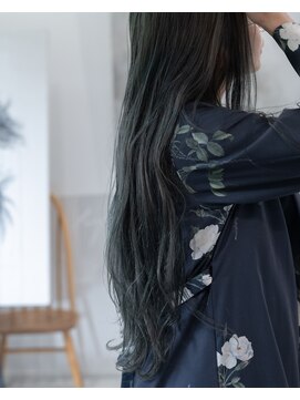 髪と生活美容室 大分本店 綺麗な色のロングヘア