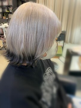 ベリー(berry) ボブ×ホワイトシルバー☆毛先は黒★