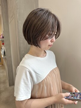 ヨーク(YOKE) YOKE 大人ボブショートボブミルクティーグレーベージュ前髪