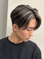 ハイライトセンターパートメッシュダブルカラーツーブロック