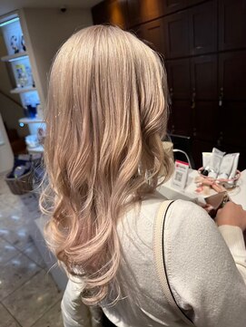 イーストハムヘッドショップ(EAST HAM head shop) 艶髪ウェーブ/髪質改善/透明感カラー/ホワイトベージュ