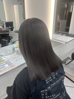 リエンスクレア(RIENS xrea)&nbsp;グレージュカラー × 川田 那々海