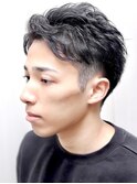 ツーブロック刈り上げナチュラルショートフェザーパーマ