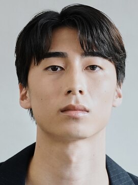 レタッチバイフィフス(RETOUCH by fifth) 原宿ニュアンスパーマ毛流れヘアセンターパート大人ビジネスヘア