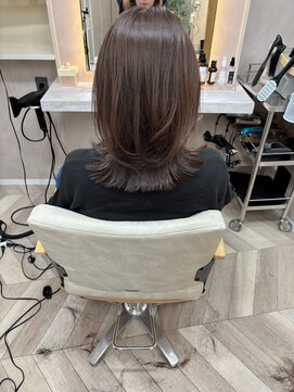 キラーナセンダイ(KiRANA SENDAI) [グレーベージュ/外ハネミディアムレイヤー]