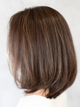 ルルン(Lu-Lun) 白髪ぼかし 脱白髪染めハイライトカラー×大人肩上ボブ