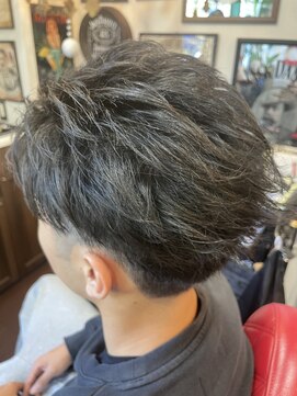 イズム(ISMS...) ツーブロックバックスタイル