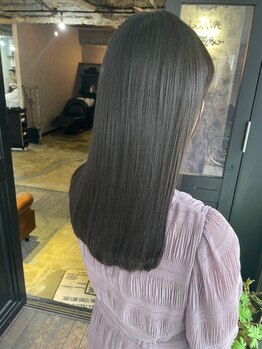 ロウイ 下北沢(LOAWe)の写真/一人ひとりの髪質やお悩みに合わせたアプローチで、理想の艶髪へ髪質改善で美髪へと導きます◎