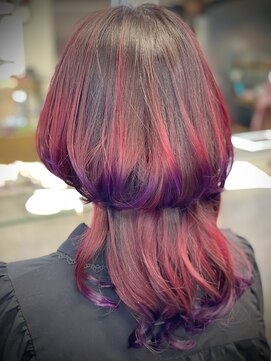 キャラ シャローネ 池袋(Chara Chalone) クラゲウルフカットピンクパープル裾カラーな個性派ちゃん