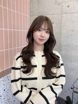 ローレン(Lolen.) レイヤーカット×グレージュ sayuri