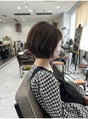 顎ラインでスッキリ、丸みが可愛いショートボブ