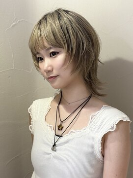 アルテヘアー(arte HAIR) 【arteHAIR】ウルフヘア/ハイレイヤー/ハイトーンベージュ