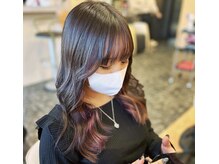 アミティー(amitie)の雰囲気（インナーカラーで巻き髪をさらに可愛く♪）