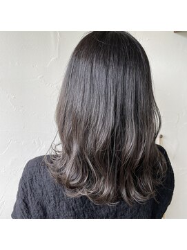 エッセンス ダークグレー