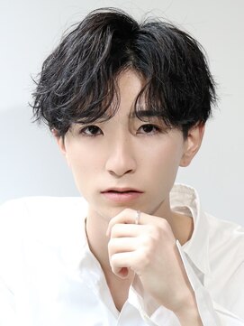 ルーシー 渋谷(LUCEY) センターパートニュアンスパーマフェザーパーマ波巻きパーマ