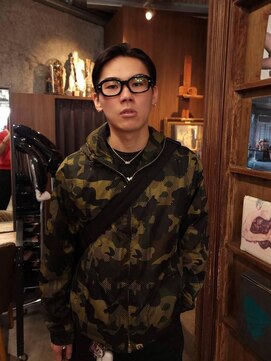 ブロック ジャポン(bloc japon) センターパートの前下がりショート アップバング/池田裕和