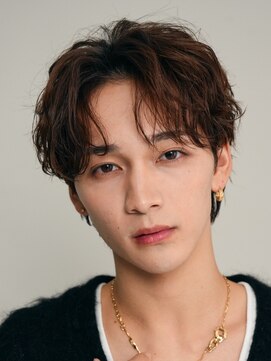 フィフス(fifth) 原宿メンズパーマスパイラルパーマセンターパートガイルヘア20代