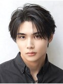 センターパート黒髪人気ニュアンスシースルーフェザー