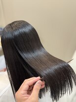 ミントリーフ(Mint leaf)&nbsp;髪質改善ストレートエステ ビフォーアフター