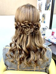 コサージュのようなお花風ヘアセット♪『お花３連ハーフアップ』