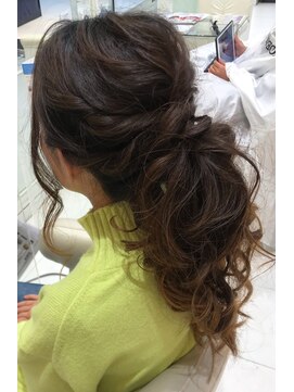 モードケイズ 松原店(MODE K's) ポニーテールアレンジ