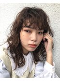 くせ毛風パーマ厚めバングアッシュブラウン小顔ネオウルフ