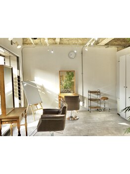 【福山駅】一人のスタイリストが最後まで担当◎言いづらいお悩みも相談しやすい空間です＊