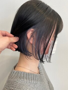 アンダーバーホワイト 広島 並木店(_WHITE) ナチュラルボブ/インナーブリーチネイビーブルー