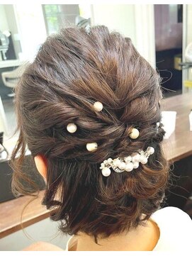 エノモト(ENOMOTO) 大人上品ボブハーフアップアレンジお呼ばれヘア髪飾りねじり