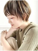 小顔マッシュショートグレージュカラー暗髪20代渋谷原宿神宮前