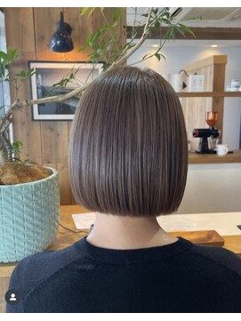 リーファ(reefur) 小顔似合わせ切りっぱなしボブベージュカラー