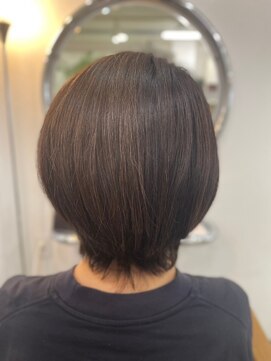 ビィーワンイースト(Be 1 EAST) 前下がりボブ