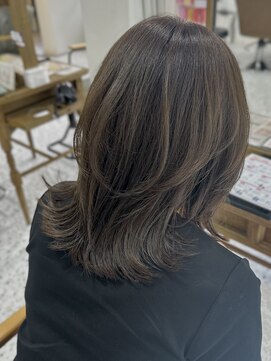 セライロ 千葉(celilo) ミディアムレイヤー オリーブグレージュ