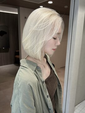 ホロ 渋谷(hollo) ホワイトブロンド/抜きっぱなしブロンド/ホワイトベージュ