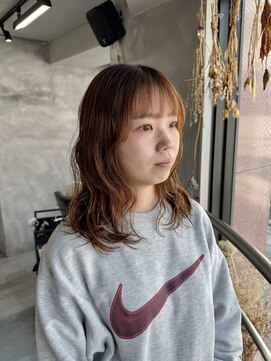 リュッカ(Lyuck) 【MANA】ゆるっとした抜け感!ウェーブっぽいパーマスタイル