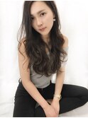 柔らか外ハネロング×グレーアッシュ