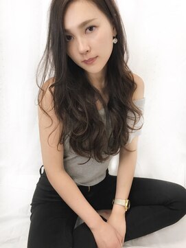 ルノン(LUNON) 柔らか外ハネロング×グレーアッシュ