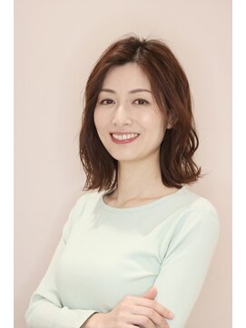 アンベリールフルー(EMBELLIR fleur) エレガントなウエーブスタイル