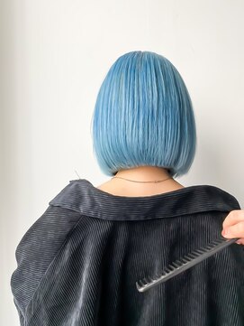 リノショアーズ 日本大通り店(RINOSHORES) 2ブリーチカラーペールブルーミニボブ