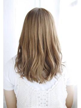 シュシュット(chouchoute) レイヤーカットウェットヘアデザインカラーオリーブベージュ/011