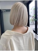 ホワイトブロンド/ホワイトシルバー/アッシュブロンド