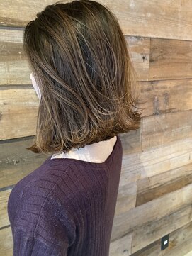 レオニード 表参道(LEONID) 髪質改善大人前下がりボブ