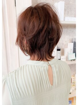 キャアリー(Caary) 福山市 人気ショートヘア、ショートウルフCaaryピンク